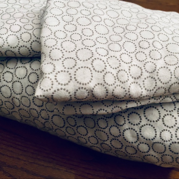 IKEA Queen Duvet cover and pillow cases - Picture 1 of 2